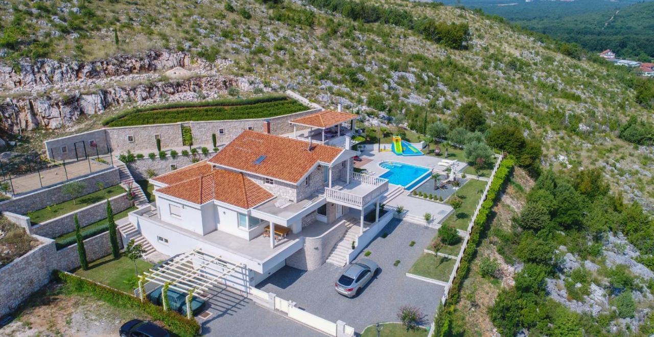 Vand Paradiso Villa *