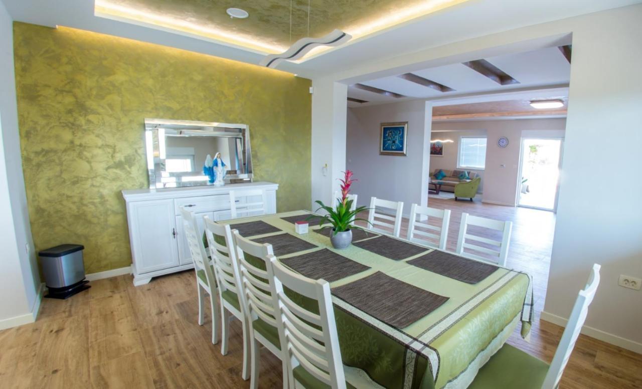 Vand Paradiso Villa *